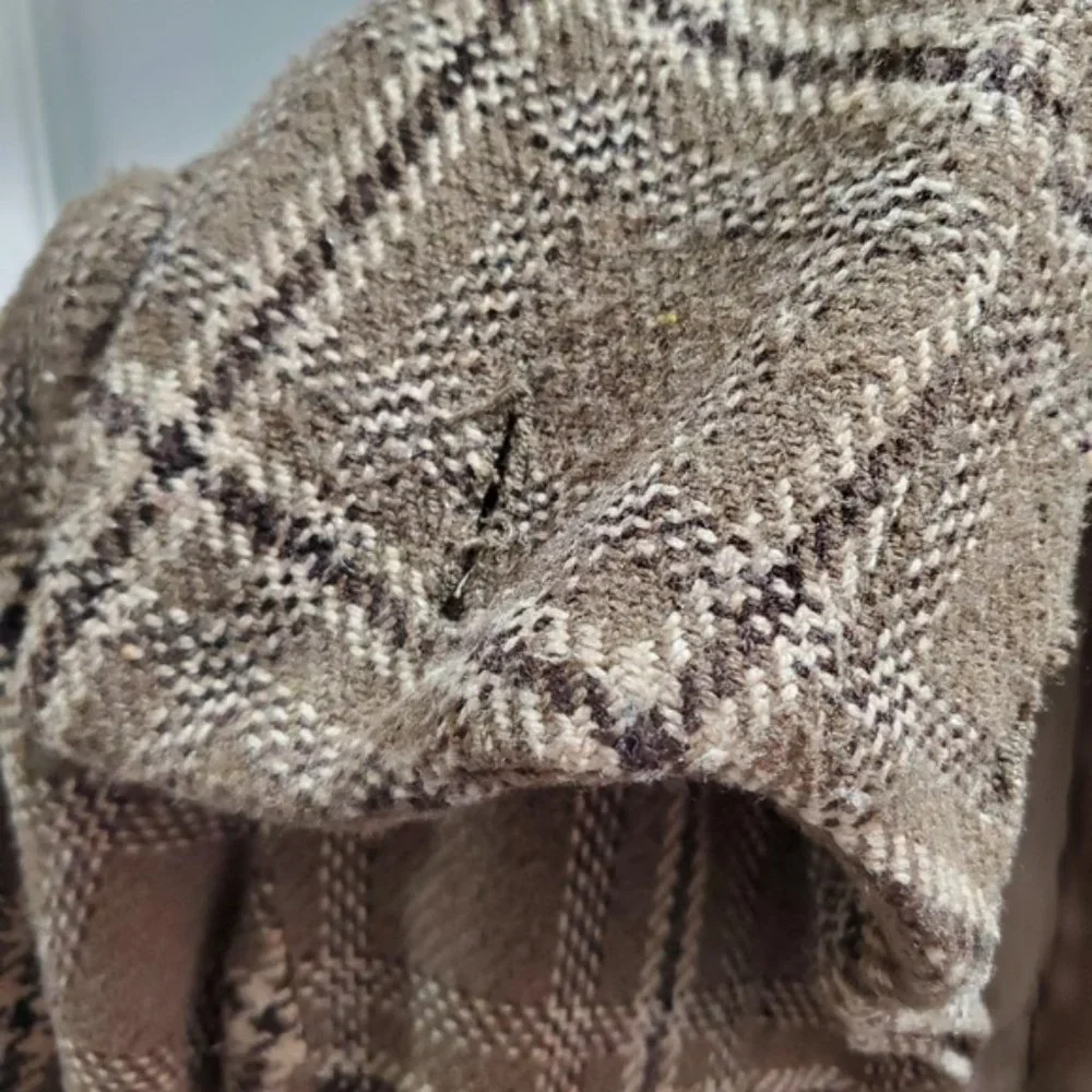 SOLD- COSTA BLANCA-Canada- Plaid Peacoat- Size 4 (Wool Blend) - Picture 10 of 11